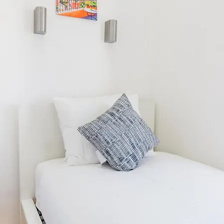 - Marquês De Pombal *